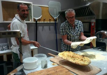 Come preparare la pizza alla pala: i corsi dell’Hotel San Salvador