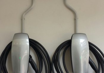 Tutela dell’ambiente: arrivano i connettori Tesla al San Salvador