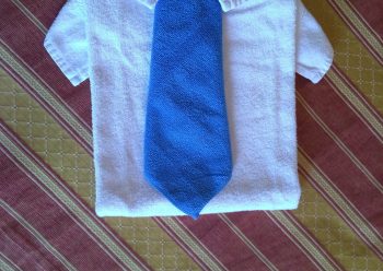 Come fare una camicia con due asciugamani